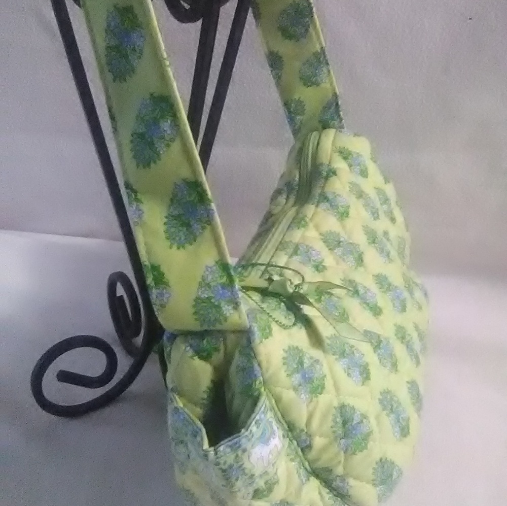 $16~NEW VERA BRADLEY TOTE